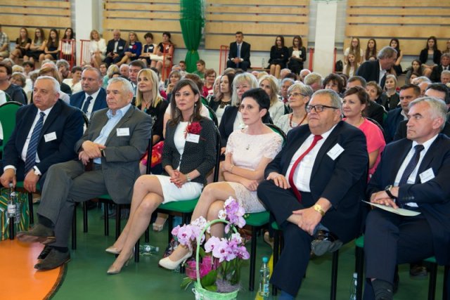 Jubileusz 100-lecia Szkoły - „Wspomnień czar” - część artystyczna podczas uroczystych obchodów Jubileuszu Szkoły